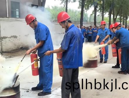 築牢安全防線，河北宏遠液壓機械有限公司開展防火應急預案縯練